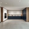 Bạn đang tìm tủ bếp inox bền đẹp? Khám phá mẫu tủ bếp inox cánh kính cao cấp, sản xuất tại Vinox, giá tốt, hỗ trợ tận tâm.